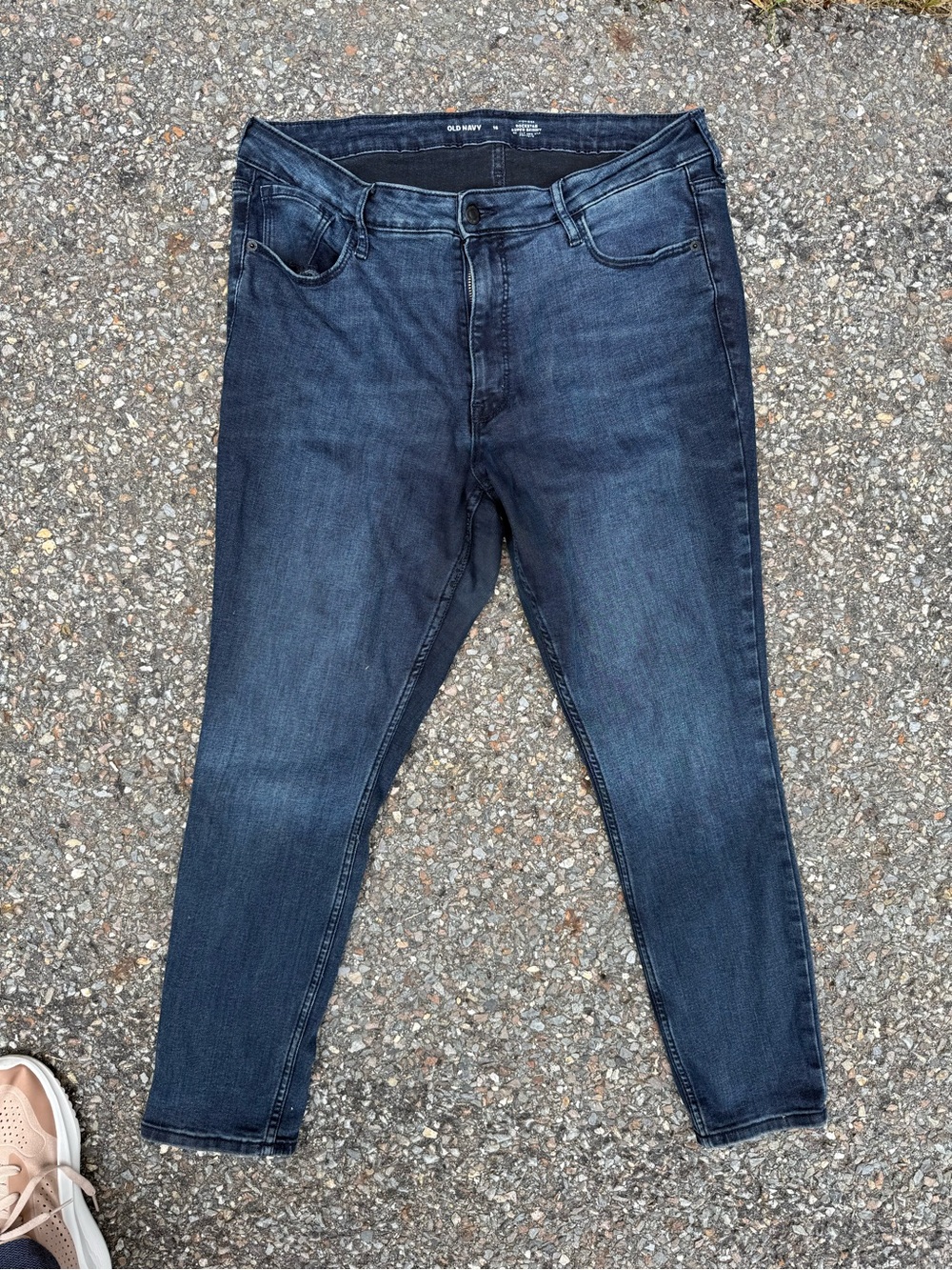 Old Navy women’s 16 Dark Blue Skinny Jeans